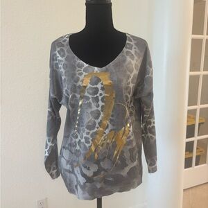 Elegant Gray Leopard Sweater with Gold Detail